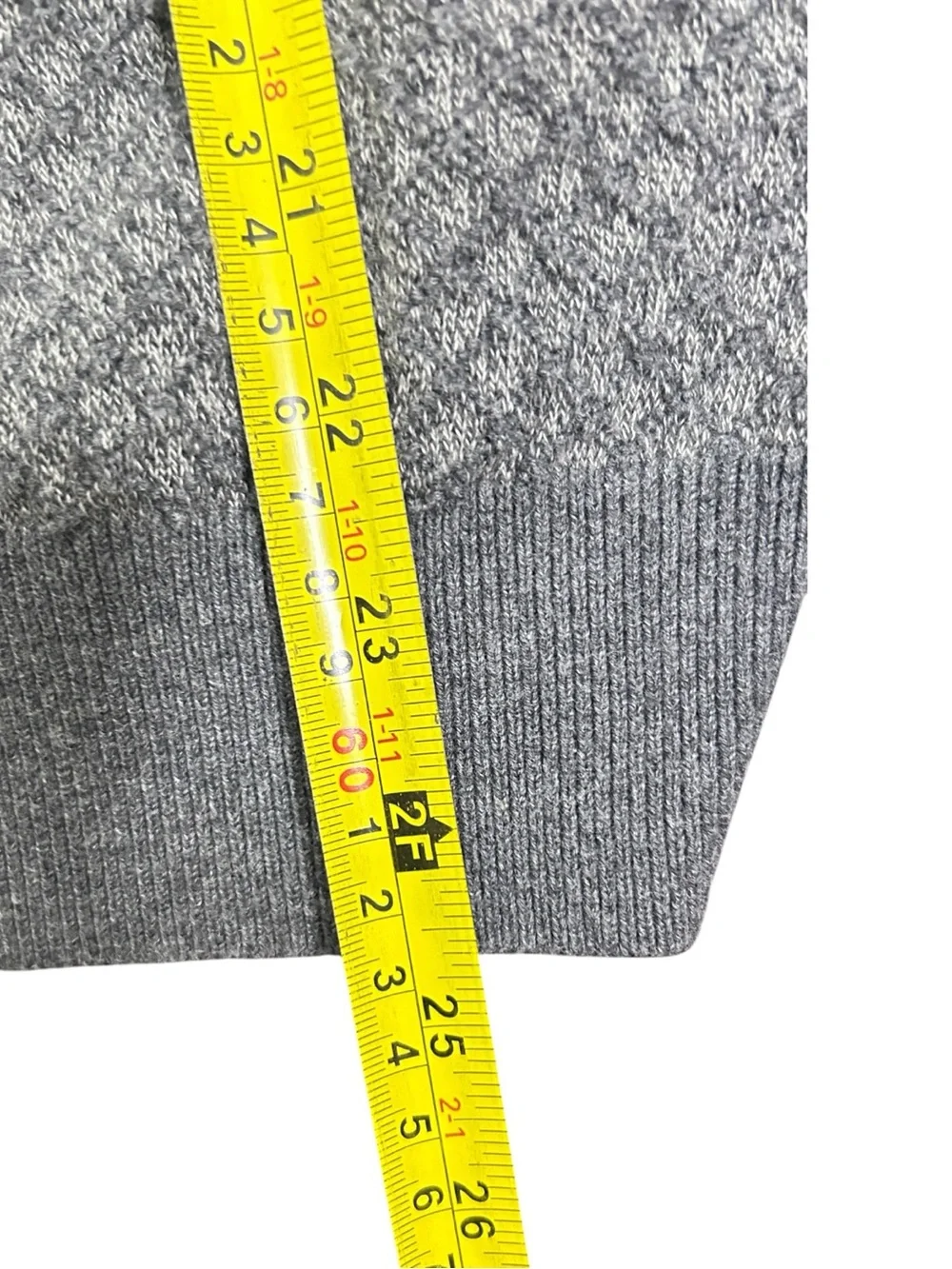 Van Heusen Men’s Gray Geometric V-Neck Sweater Size L